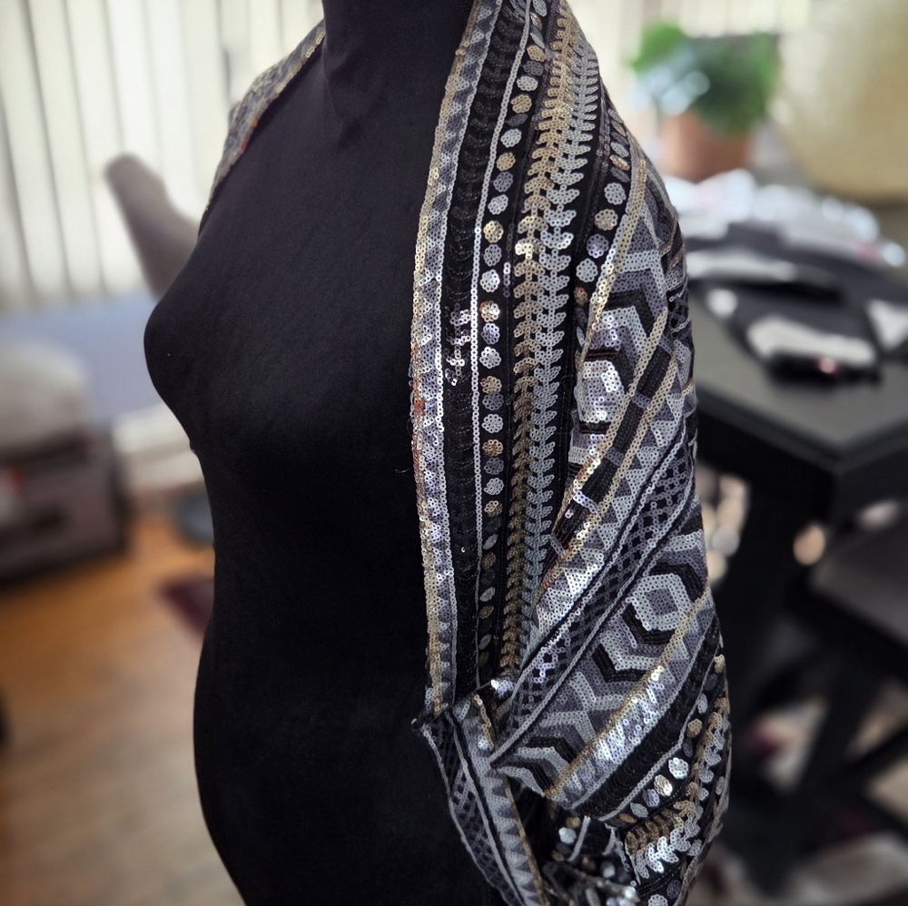Black Sequin Beaded Cropped Jacket - image 3